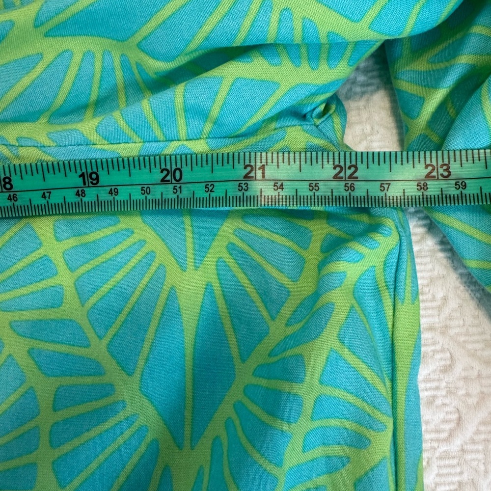 Beautiful Escapada Green Leaf Pattern Women's Top - image 3